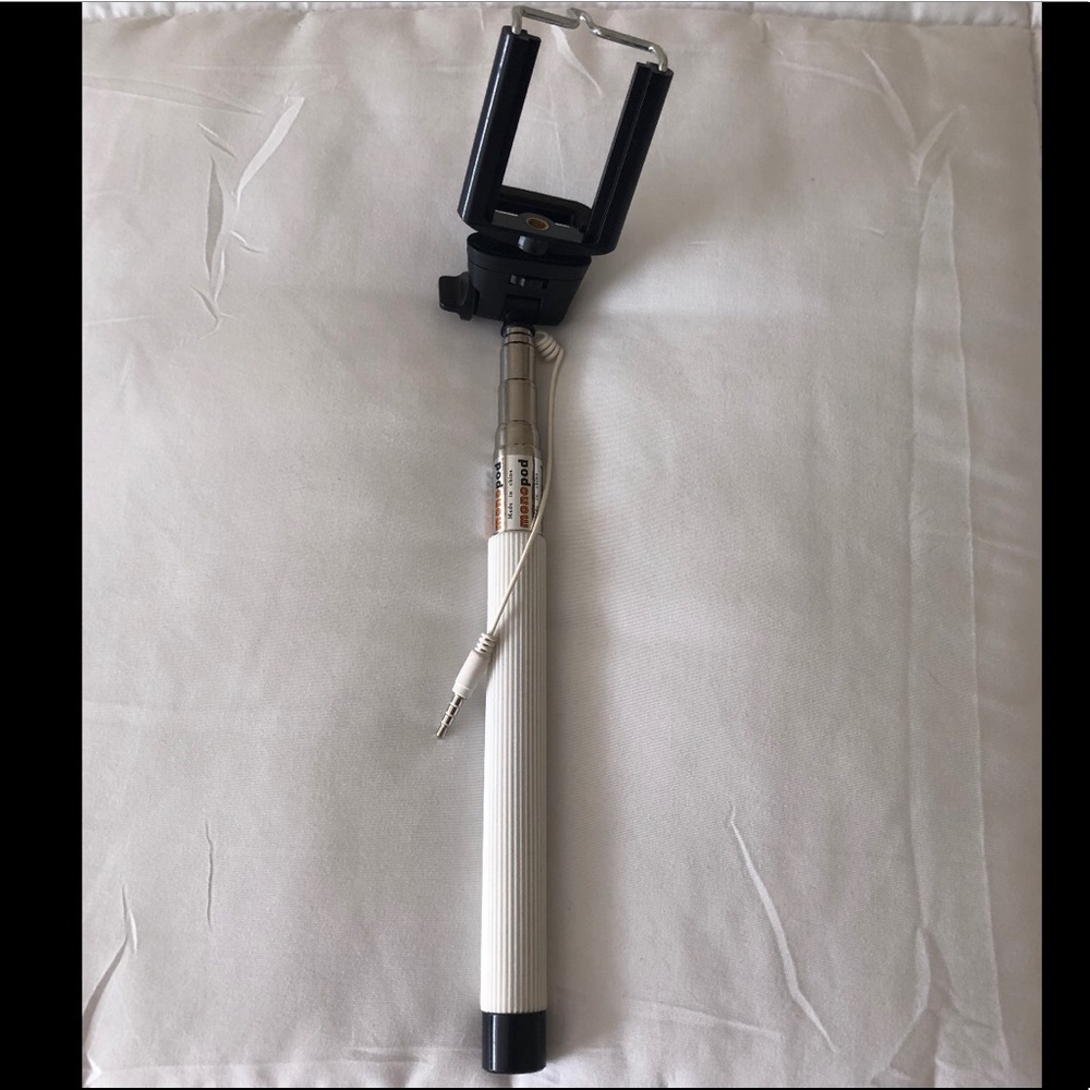 FREE WITH PURCHASE Selfie stick